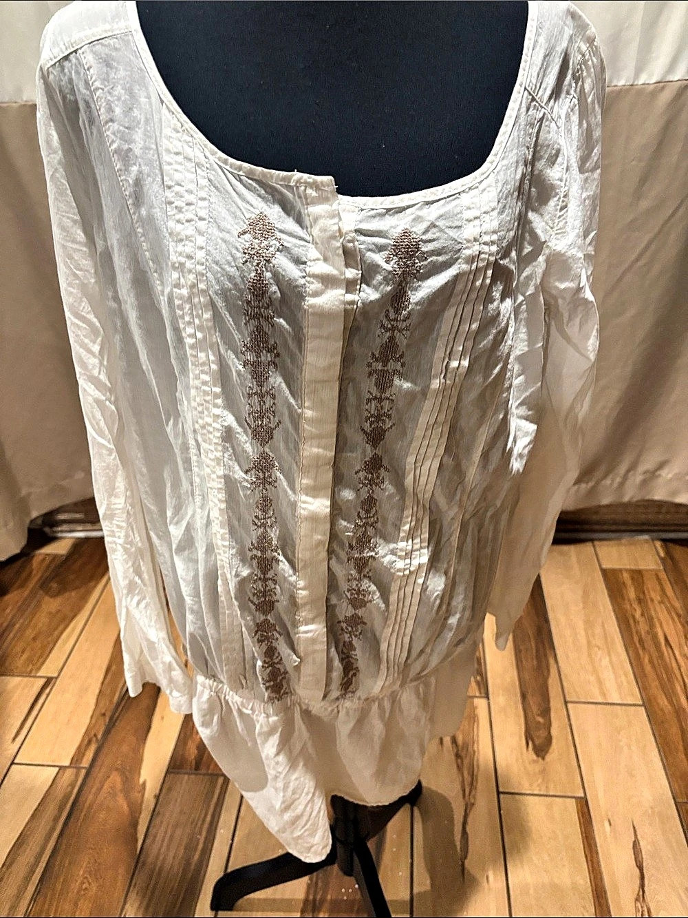 Embroidered Peasant Blouse in White Like New